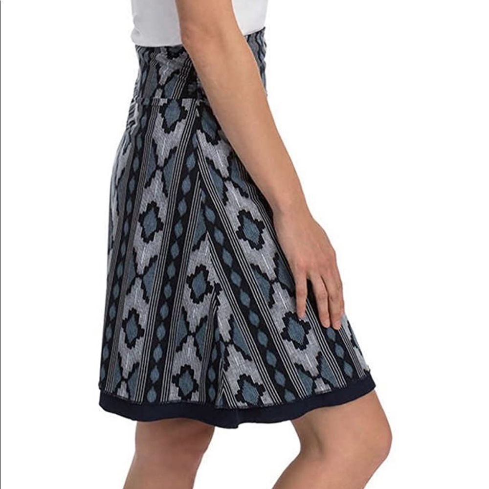 Reversible skirt